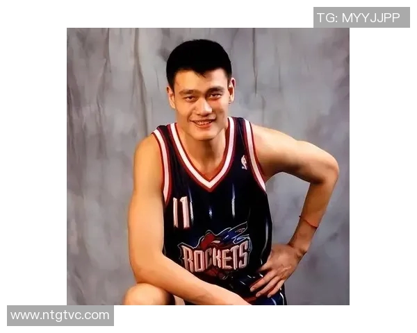 姚明与曾志伟相聚畅谈篮球与娱乐界的精彩瞬间 姚明与曾志伟相聚畅谈篮球与娱乐界的精彩瞬间
